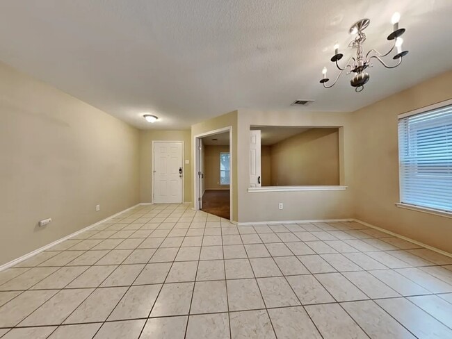Building Photo - 5617 Piedra Dr