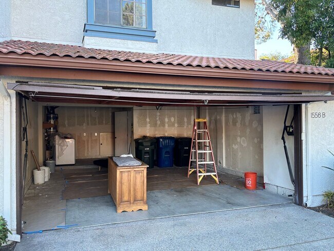 Foto del edificio - Spacious 3 bedrooms 3 full baths home in C...