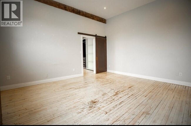 Building Photo - 1558 Ontario St