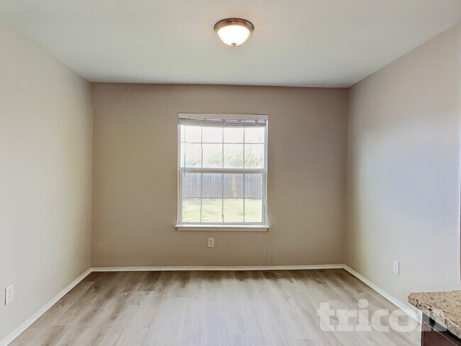 Foto del edificio - 1005 Barbara St