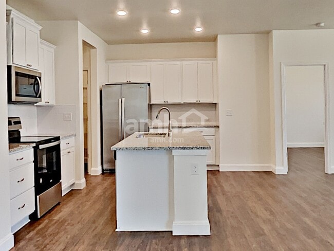 Building Photo - 3509 70th Dr NE