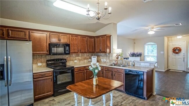 Building Photo - 2441 Fayette Dr