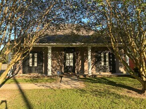 Building Photo - 14318 Park Meadow Dr
