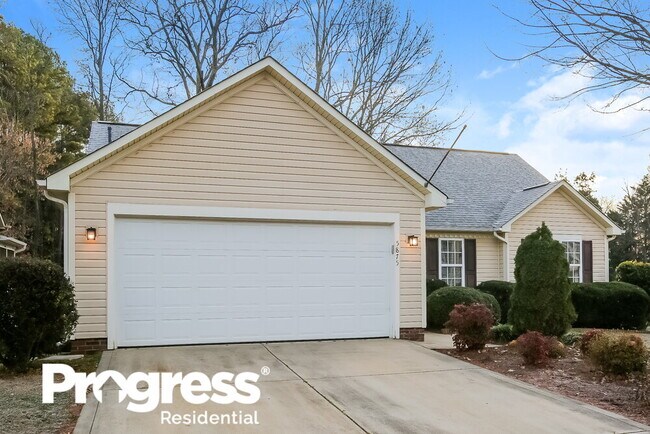 Foto del edificio - 5875 Misty Forest Pl NW