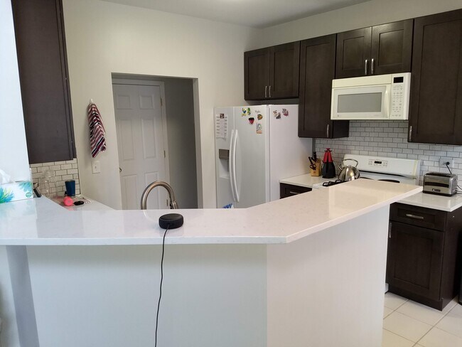 Foto del edificio - 887 Bromley Pl