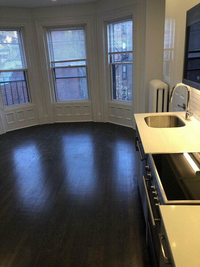 Foto del edificio - 225 Newbury St