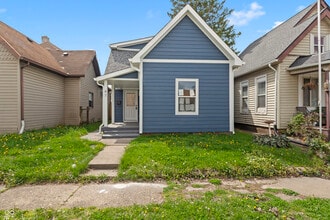 Building Photo - 47 Schiller St
