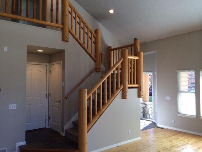 Building Photo - Desirable Snyder's Mill Home