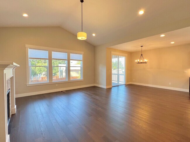 Foto del edificio - 3 BED+OFFICE/DEN!! STUNNING FLOOR PLAN, HIGH END FINISHES, END LOT!