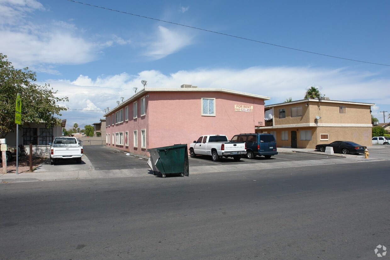 Building Photo - Putnam Apartments