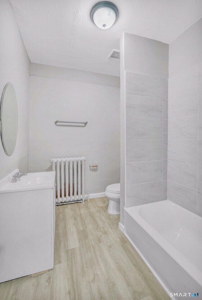 Foto del edificio - 4 Templeton St