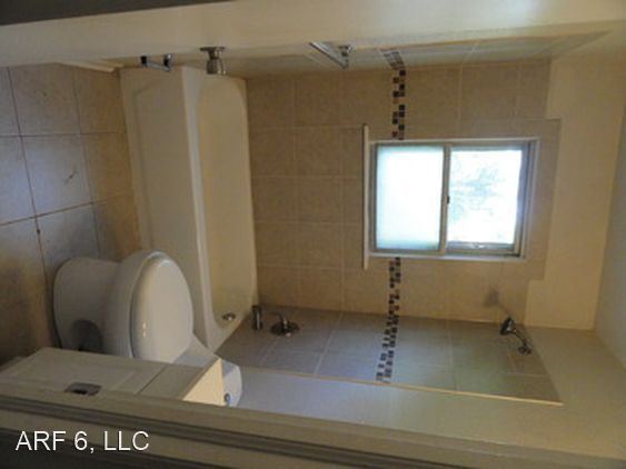 Building Photo - 2 br, 1 bath House - 8900 E 73rd Street
