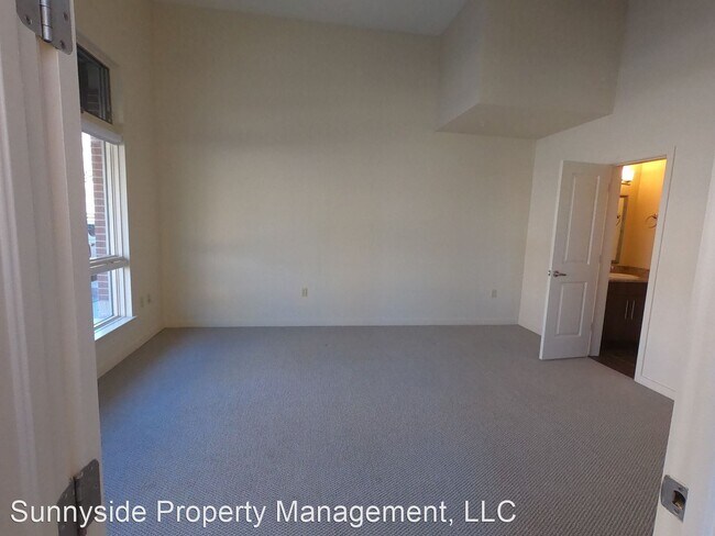 Building Photo - 2 br, 2.5 bath House - 4555 13th St #2A