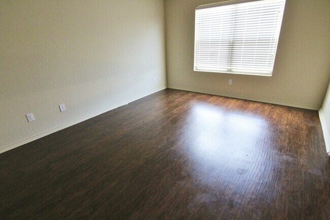 Building Photo - Dove Landing - 1307 Durango Run, San Anton...