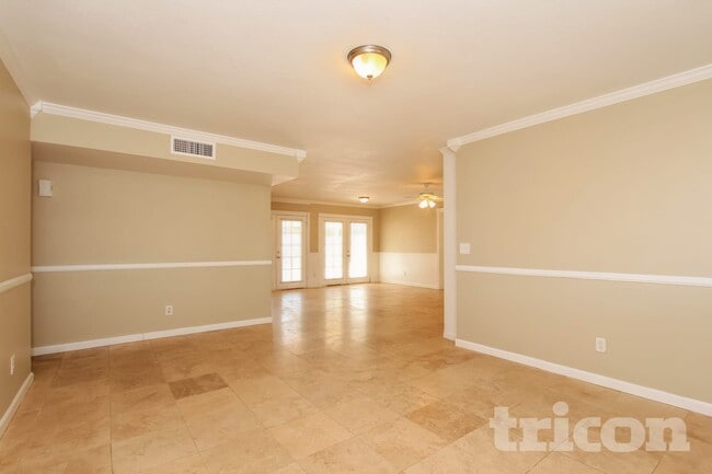 Building Photo - 6237 W Marconi Ave