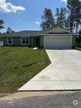Building Photo - 211 Oak Ln Cir