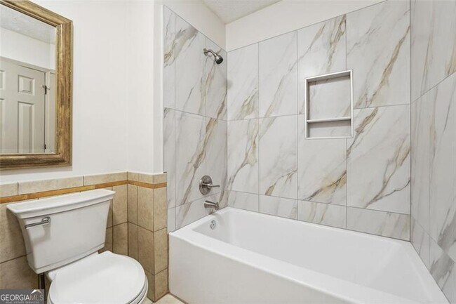 Foto del edificio - 1532 Daniel Ln