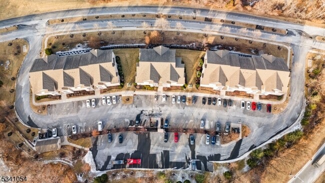 Building Photo - 15 Park Dr