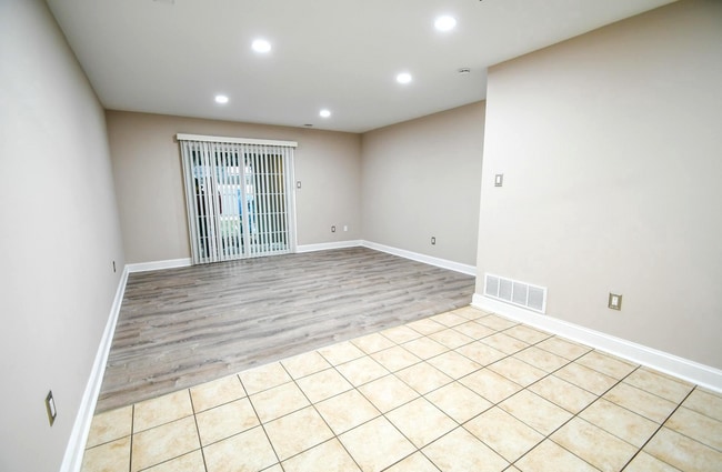 Building Photo - 4522 Rosemarie Dr