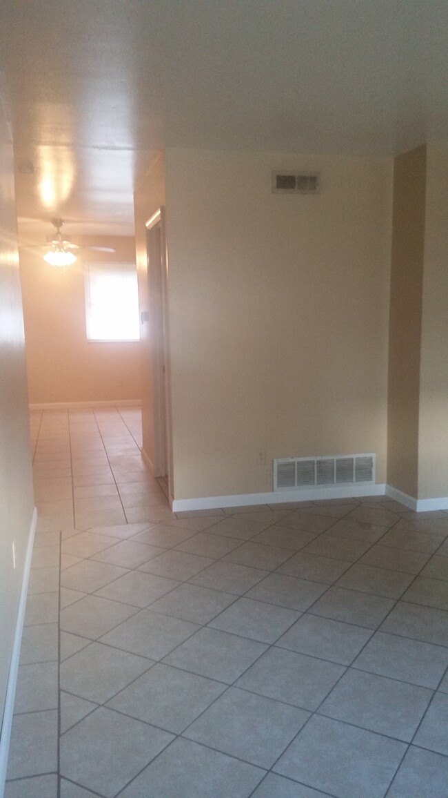 Building Photo - 222 Crosswinds Drive
