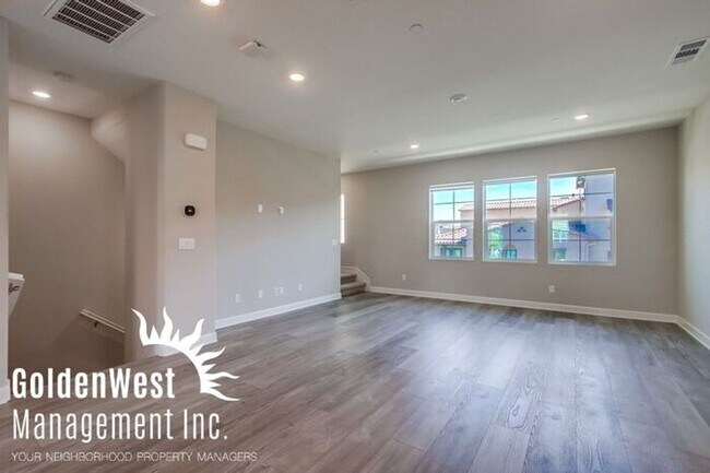Building Photo - Updated 2Bdm 2.5Ba Town Home in Rancho Peñ...