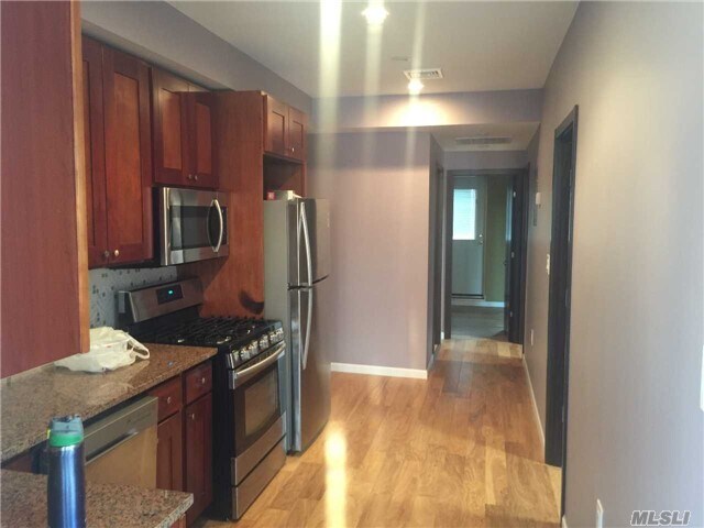 Building Photo - 3748 Maple Ave