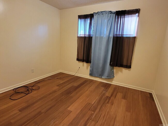 Building Photo - 215 Dryad Ln