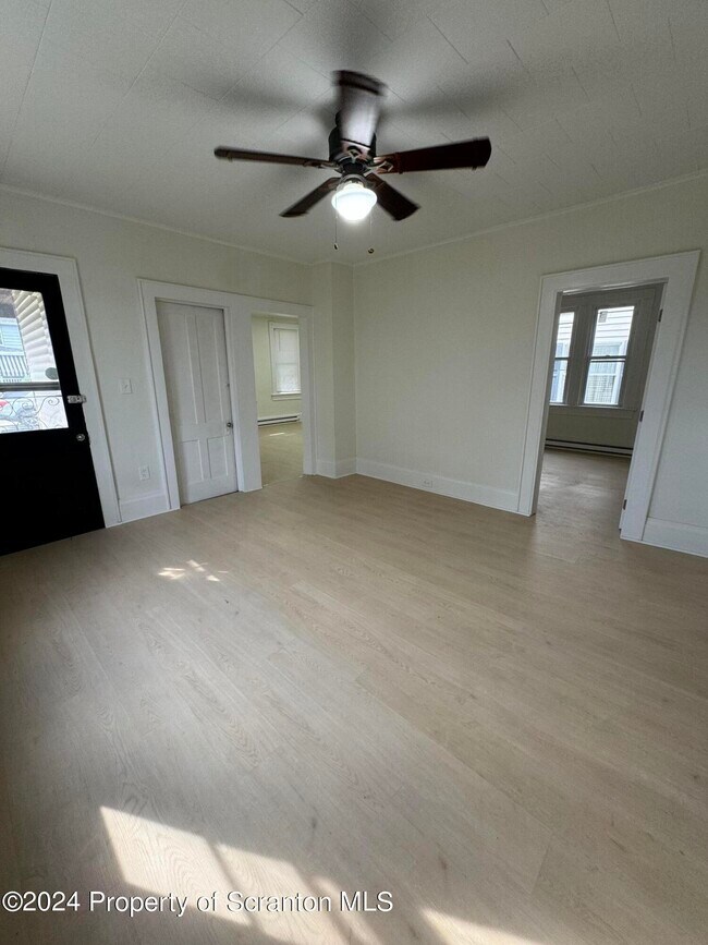 Foto del edificio - 538 N Sumner Ave