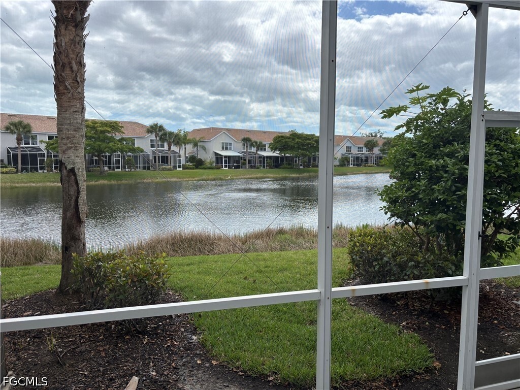 Building Photo - 8271 Village Edge Cir