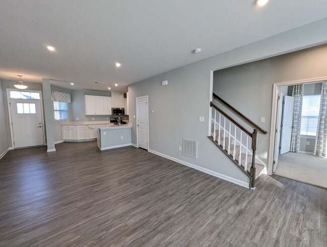 Building Photo - 3456 Foxglove Dr
