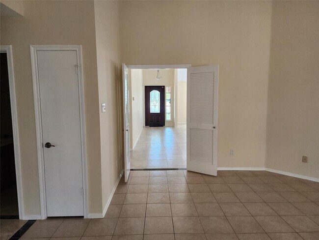Foto del edificio - 4823 Northfork Dr