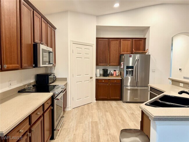 Foto del edificio - 1252 Rialto Way