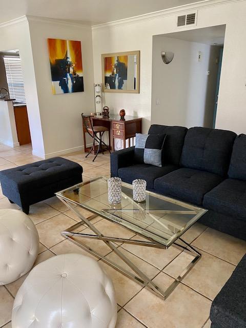 Foto del edificio - 43376 Cook St