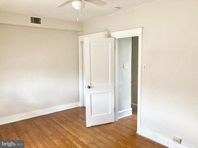 Building Photo - 2080 Simon St