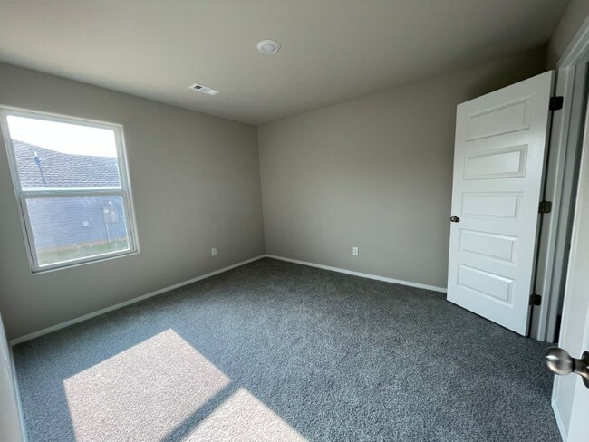 Foto del edificio - 1406 E Piedmont Ct