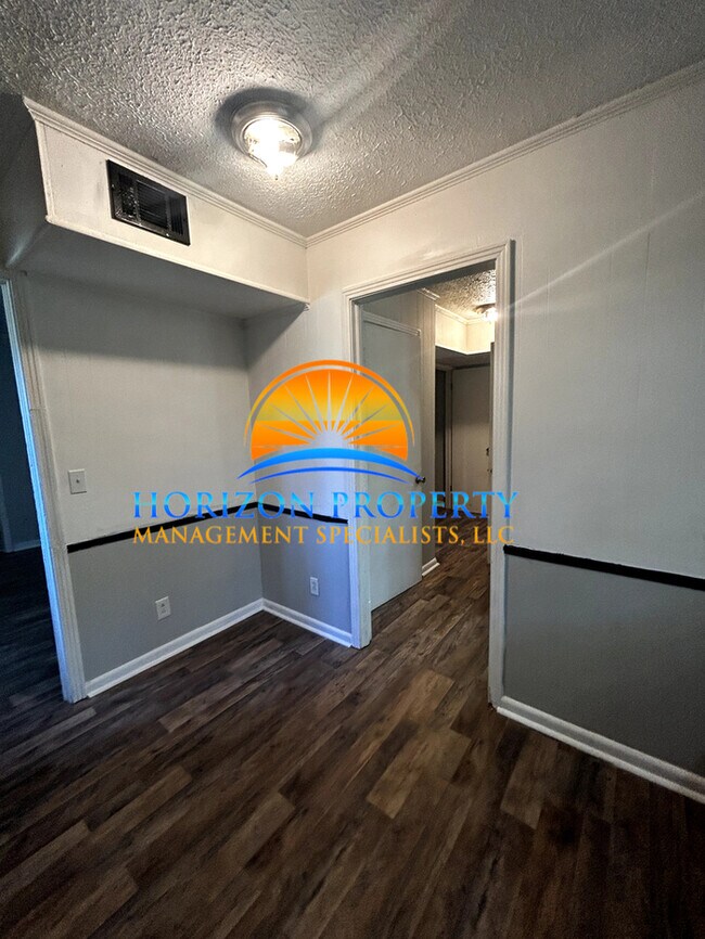 Foto del edificio - 2727 Clayton Dr NW