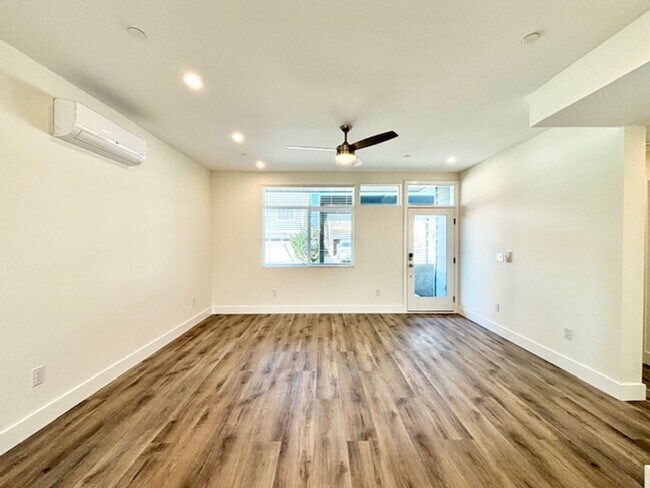 Foto del edificio - 127 S Santa Rosa St