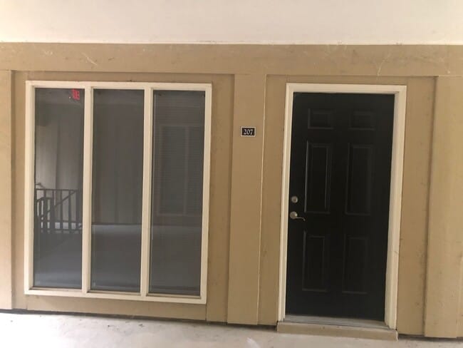 Photo - Great location, 2/2 close to UF , Shopping... Apartment