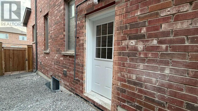 Building Photo - 38 St Ives Cres