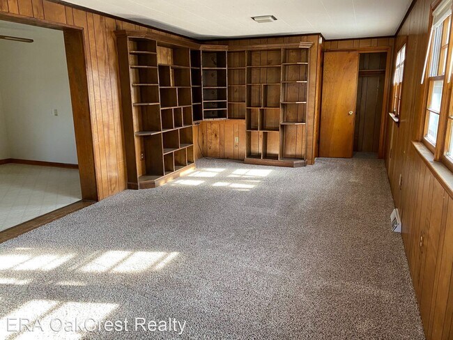Building Photo - 3 br, 1.5 bath House - 105 Fay Street