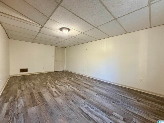 Building Photo - 648 Cort Cir NE