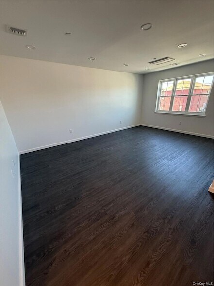 Foto del edificio - 338 Beach 46th Street