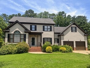 Building Photo - 3108 Summer Oaks Dr