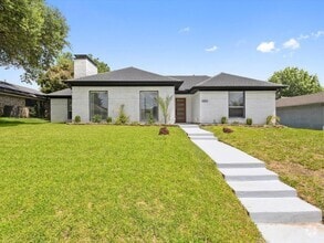 Building Photo - 6031 Blue Mist Ln