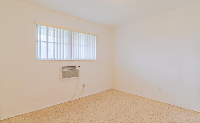 Foto del edificio - 1605 NE 126 Street