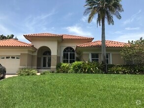 Building Photo - 16451 SW 84th Ct