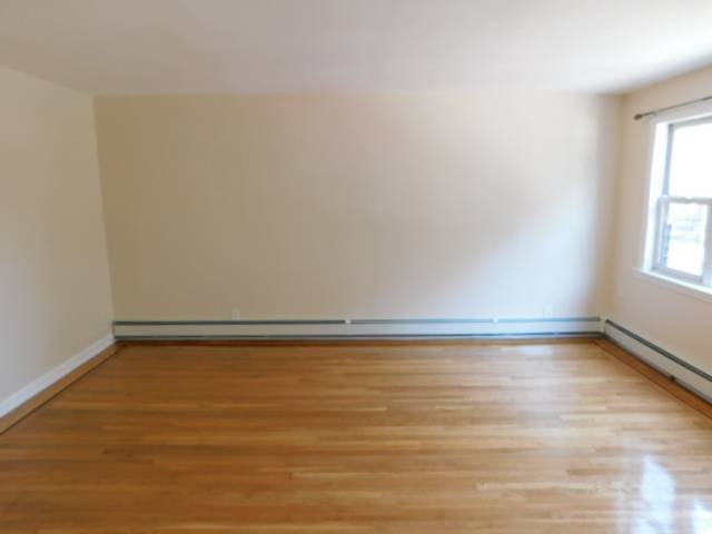 Building Photo - 3567 Olinville Ave