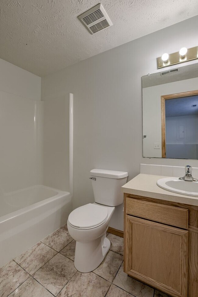 Foto del edificio - Upscale Neighborhood Near Campus and Capit...