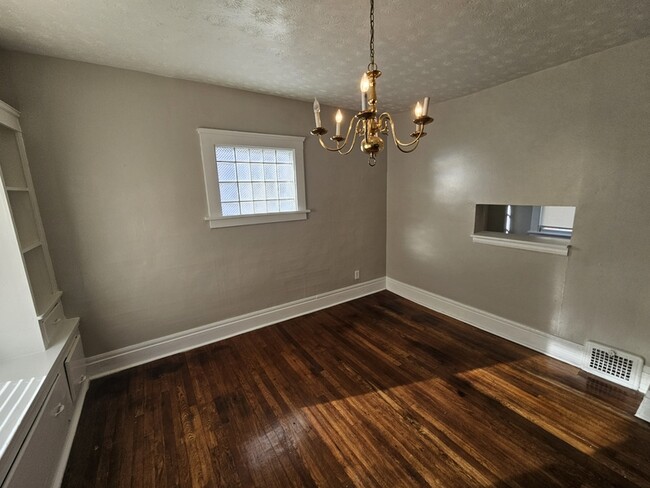 Foto del edificio - 4916 E 85th St