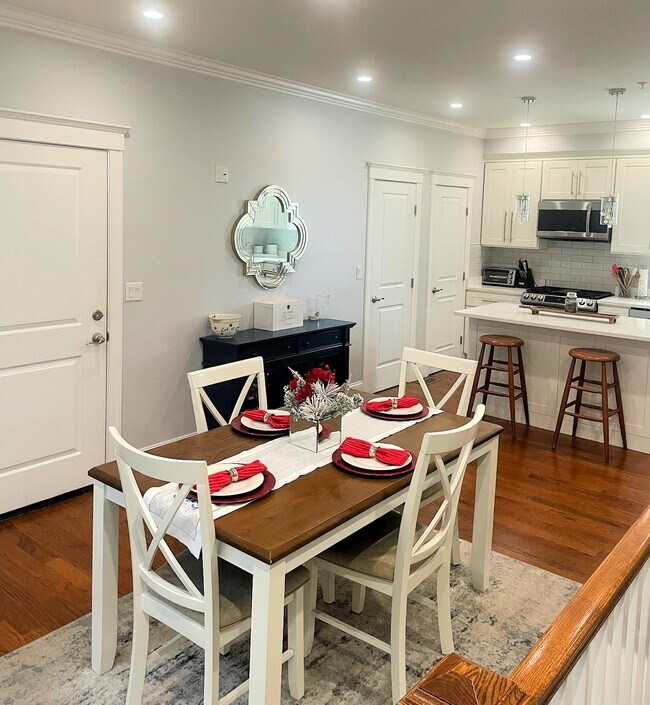 Foto del edificio - 102 Neponset Ave